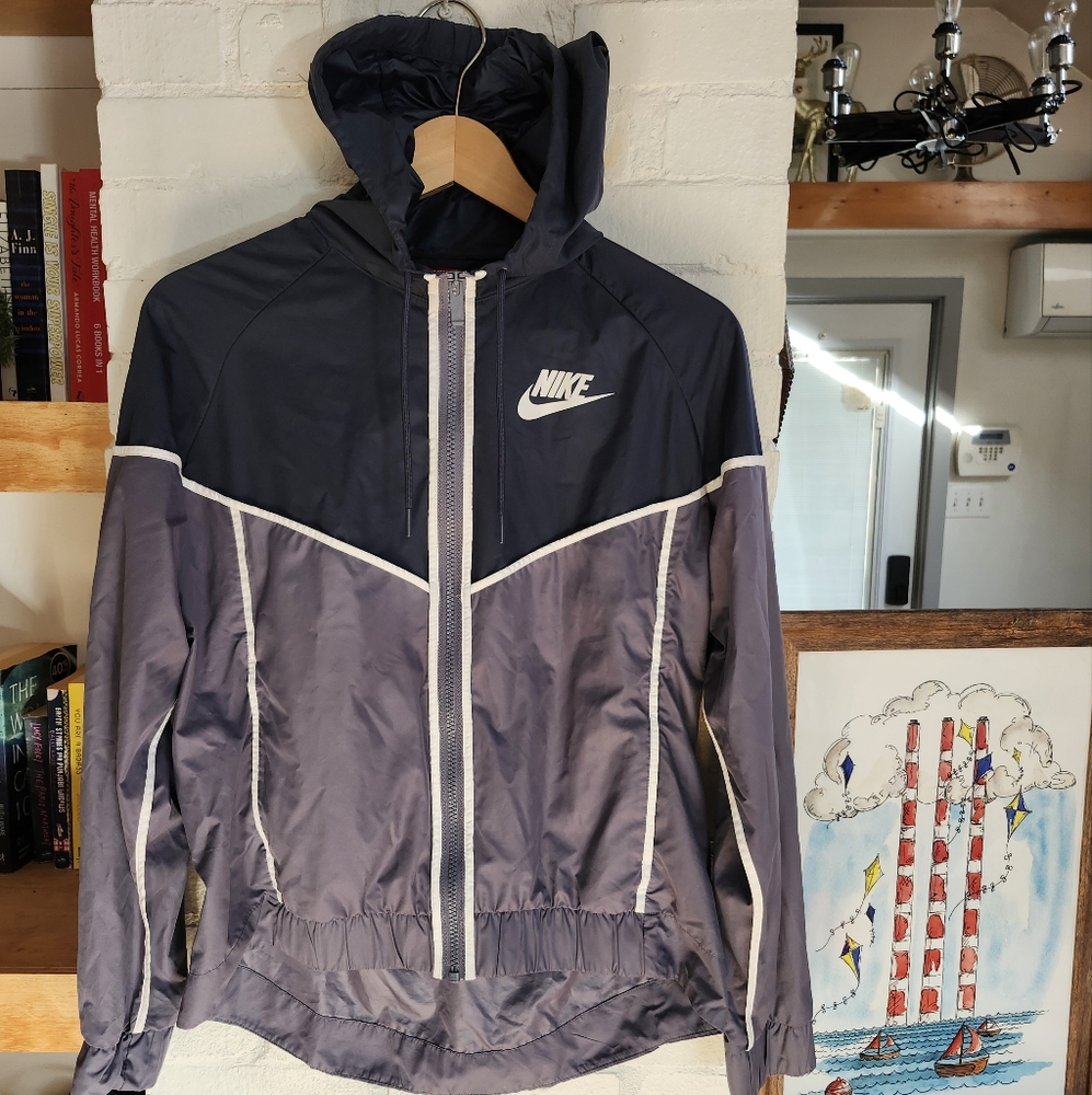 Nike jogger windbreaker